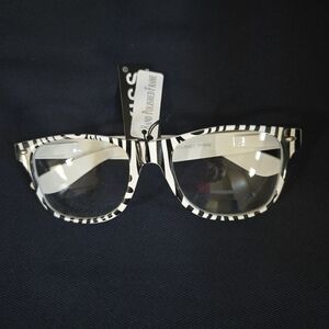 NWT Kiss Zebra Print Plastic UV Glasses